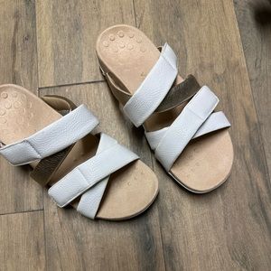 Vionic Hadlie Sandals H9650L2101 White New